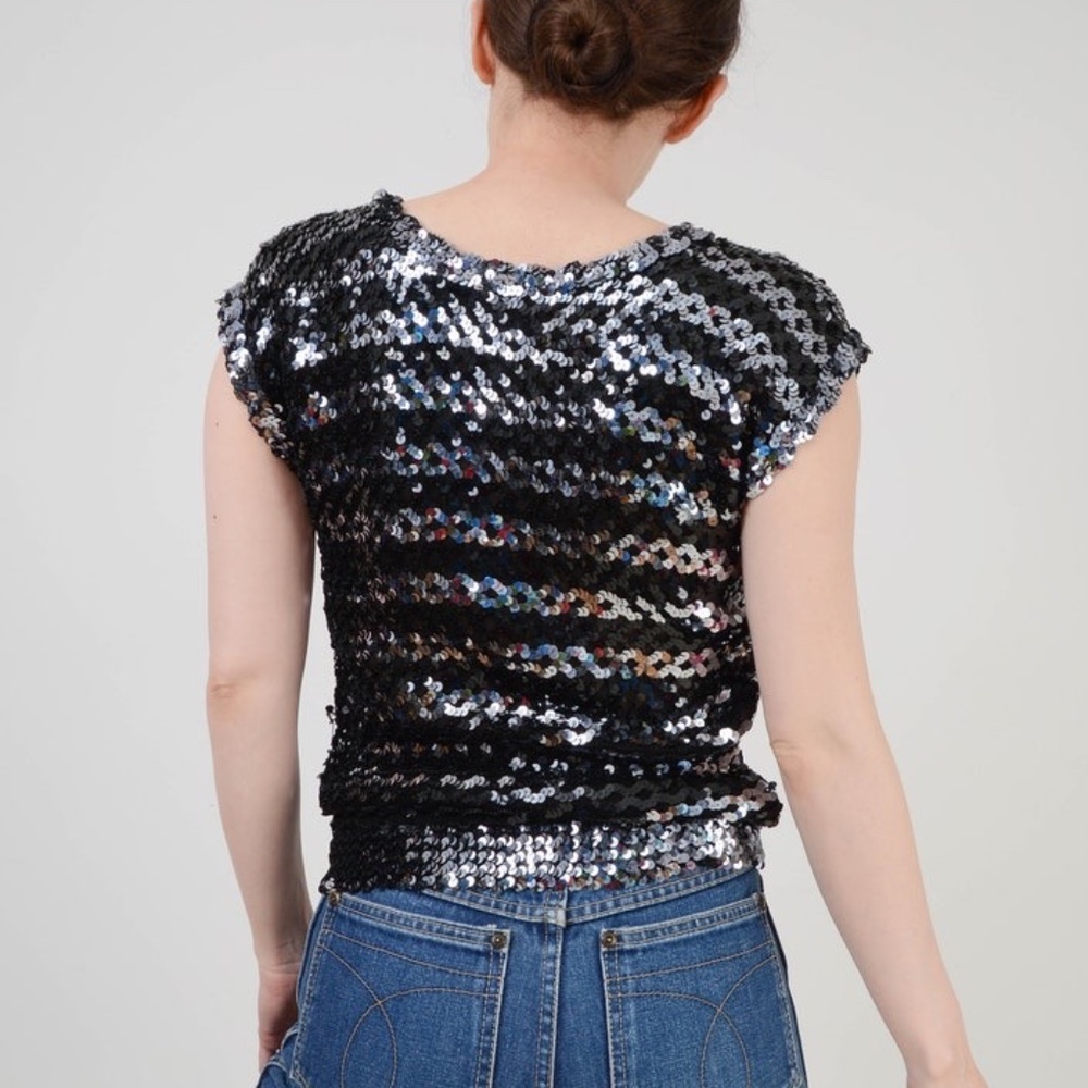 VTG Sequin Strip Pattern Faux Wrap V-Neck Elastic Waist Short Sleeve Glam Top